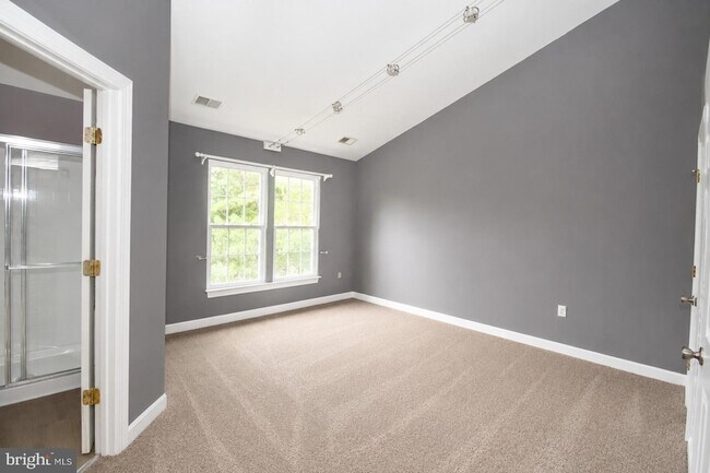 Building Photo - 2218 Mears Ln