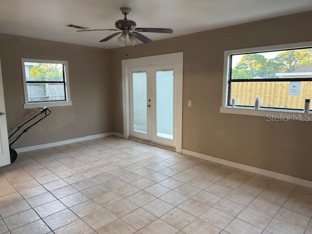 Building Photo - 4409 W Varn Ave