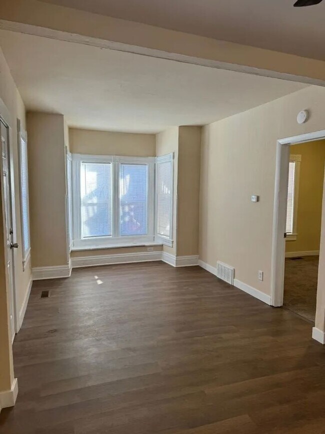 Building Photo - 910 Sahwatch St