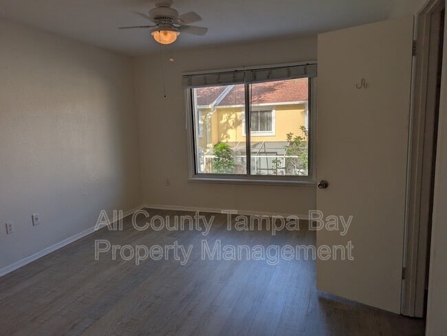 Building Photo - 4230 36th Ave S