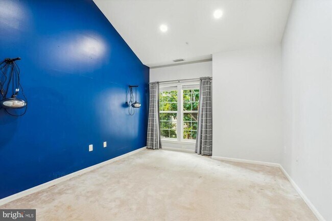 Building Photo - 4138 Fountainside Ln