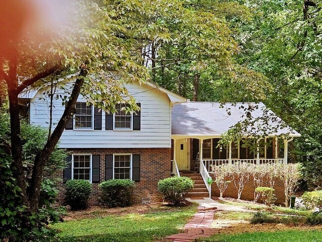 Building Photo - 745 Queen Ann Ct
