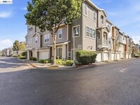 Building Photo - 1503 Jetty Dr
