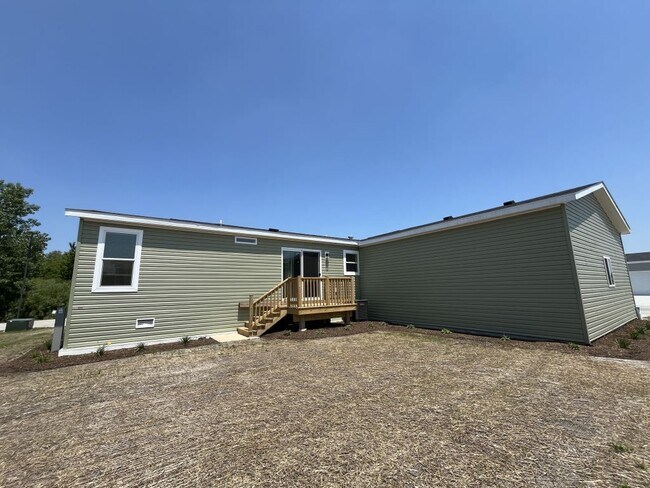 Building Photo - 5045 W Sawgrass Dr