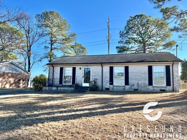 Primary Photo - Spacious 3 BR 2 Bathroom