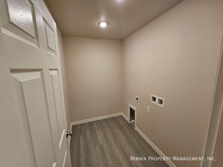 Building Photo - 1317 Bajada St