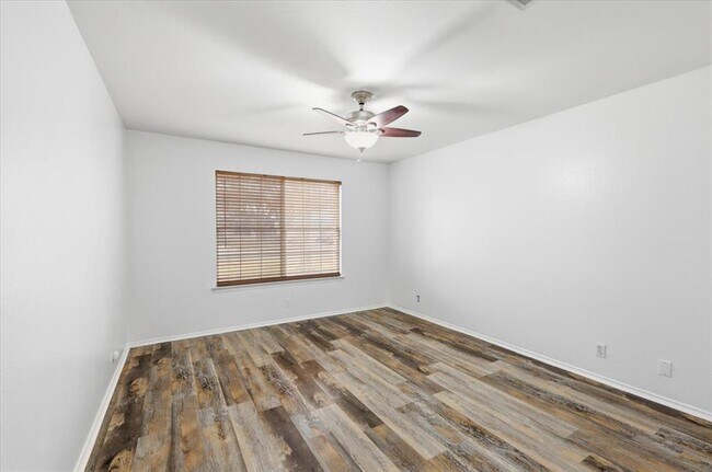 Building Photo - 1718 Lloydminister Way