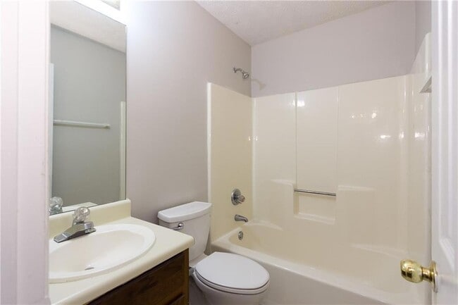 Building Photo - 141 Brownsmill Dr