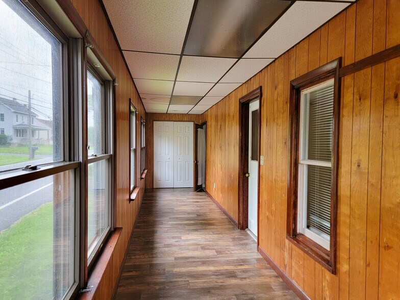 Building Photo - 189 W Maple Grove Rd