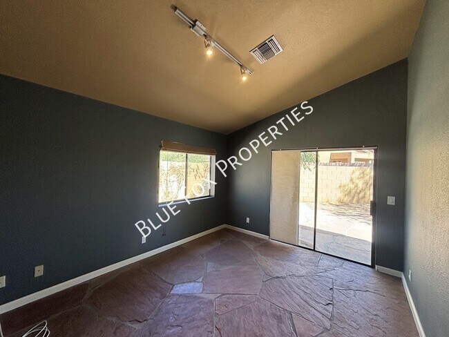 Building Photo - 4780 W Lessing Ln