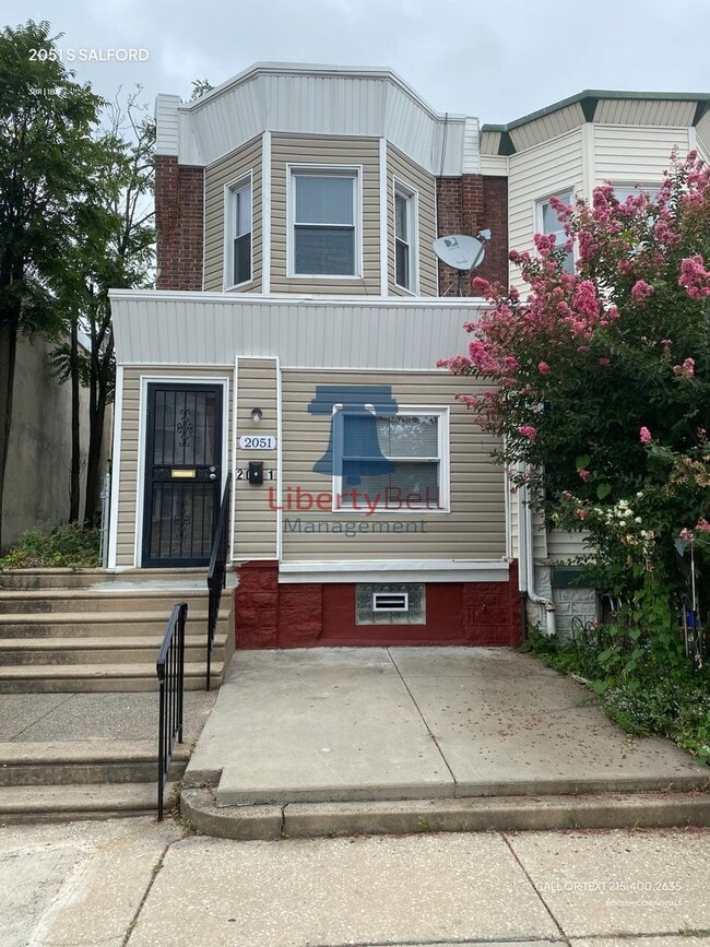 Building Photo - 2051 S Salford St