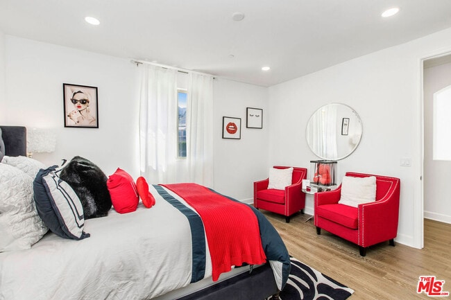 Building Photo - 24407 Clear Creek Pl