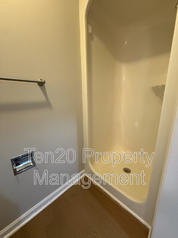 Building Photo - 3812 Wingate Dr