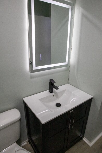 Building Photo - 2800 Crystal St