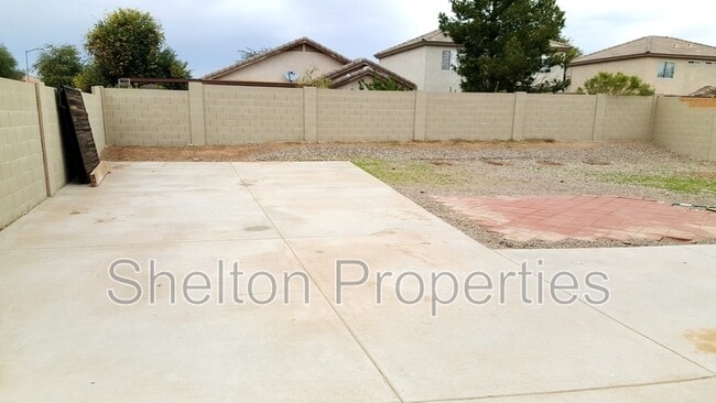 Building Photo - 12532 W Myer Ln