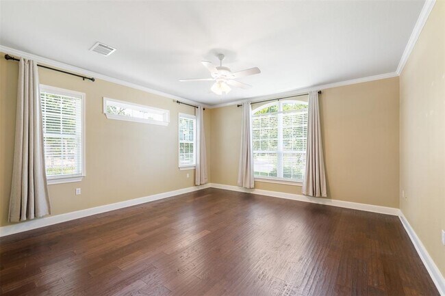 Building Photo - 202 River Rock Dr