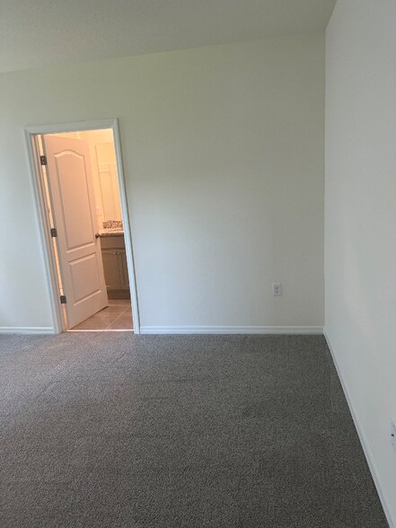Building Photo - 2642 Angel Falls Dr