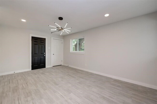 Building Photo - 1747 Wroxton Ct
