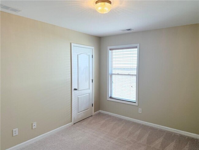 Building Photo - 2066 Peach Shoals Cir