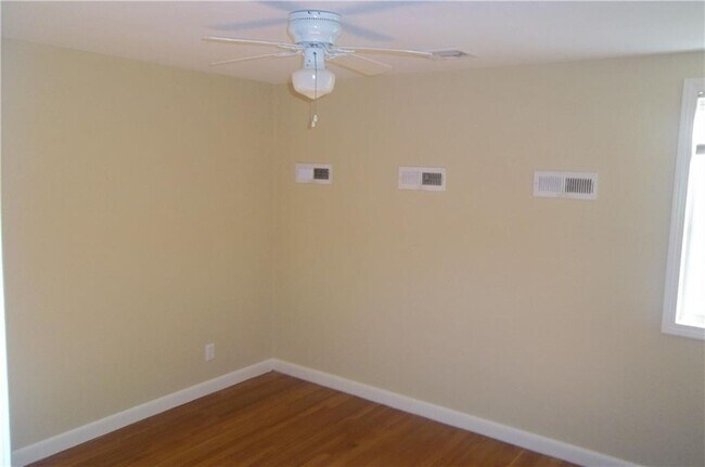 Building Photo - 80 Forest Park Dr