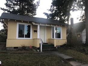 Building Photo - Cute 2 bedroom in Centralia
