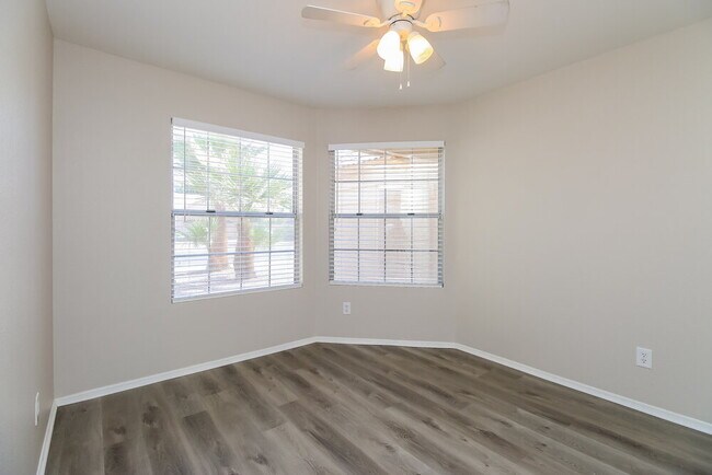 Building Photo - 1620 E Golden Ln