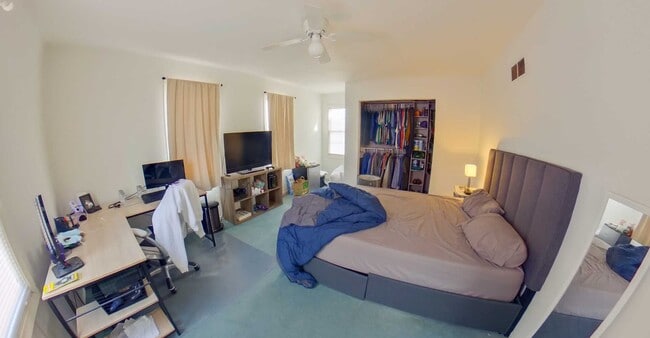 Building Photo - 3D Tour Available - 3 Blocks to KSU Campus & 5 Blocks to Aggieville + Washer & Dryer Included! Av...