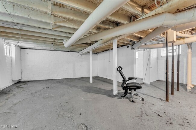 Building Photo - 1616 Eddington Rd