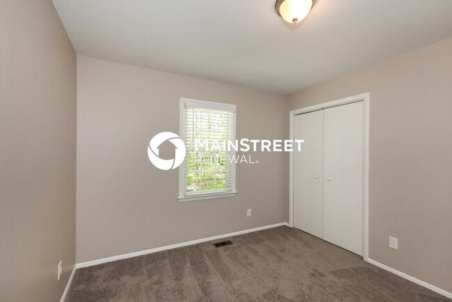 Building Photo - 4 Bedroom Pet-Friendly Home in CHARLOTTE, ...