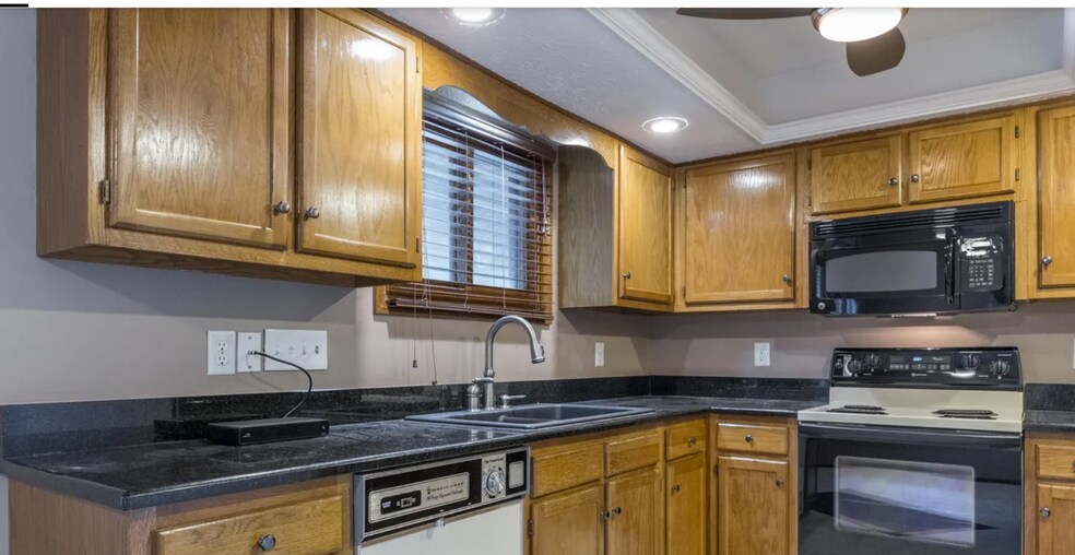 Building Photo - 5275 Timberline Rd