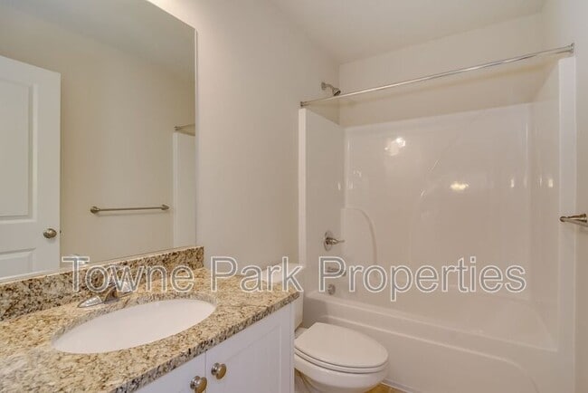 Building Photo - 1830 Butternut Dr