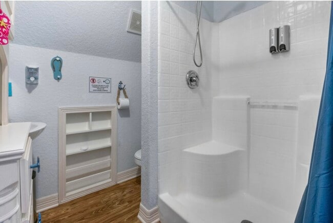 Building Photo - 222 Sandpebble Pl