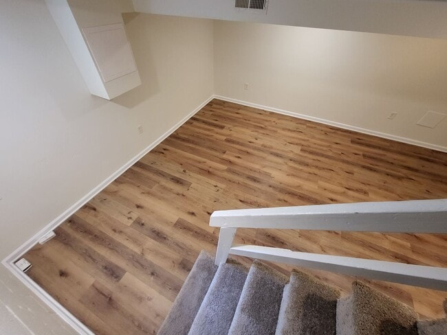 Building Photo - 3 Bed w/ Finished Basement