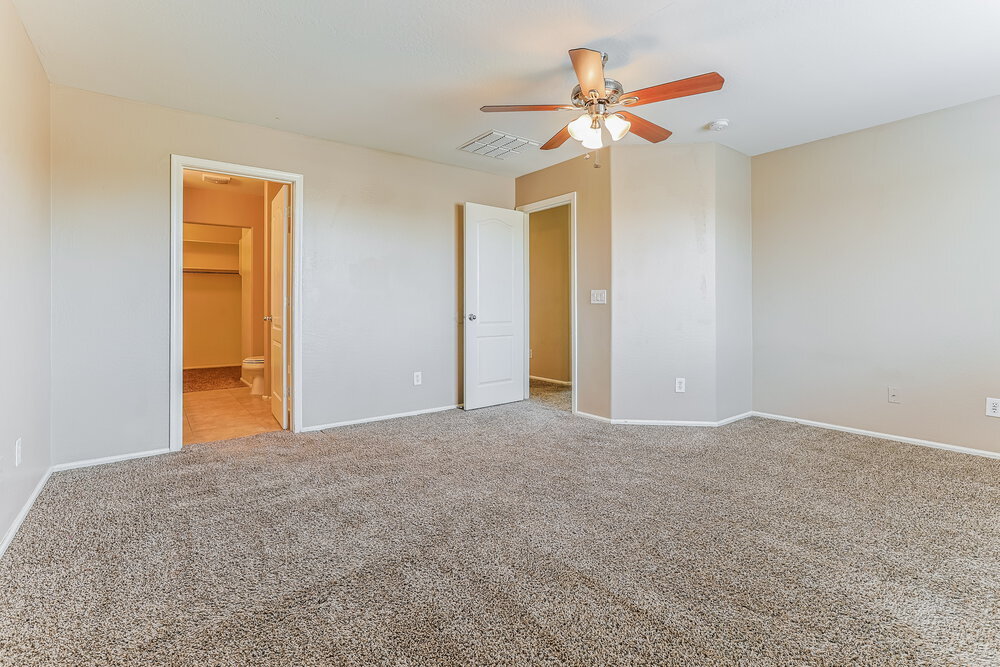 Building Photo - 1435 E Pryor Rd