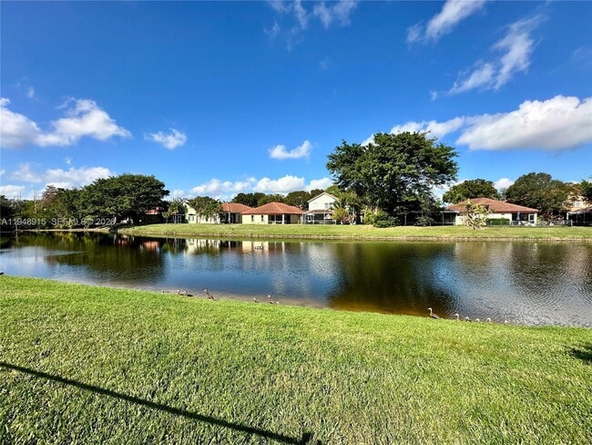 Building Photo - 1013 Via Jardin