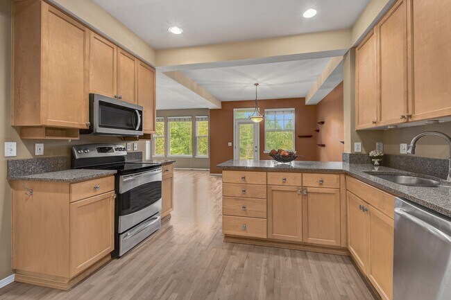 Building Photo - 3bd/2.5ba Snoqualmie Townhome