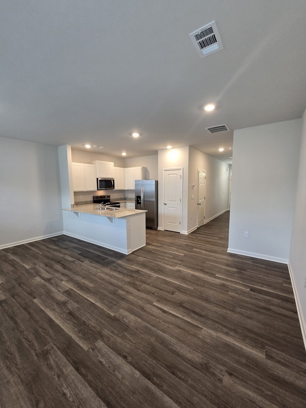 Building Photo - 12 Sweetspire Dr