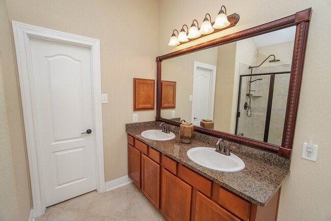 Building Photo - 6115 Sawland Dr