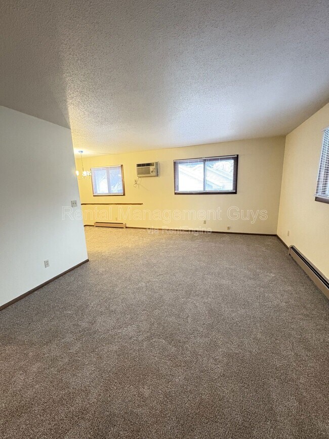 Building Photo - 2112 N 44th Ave