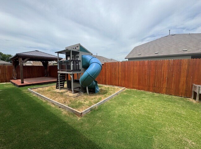 Building Photo - 208 Otter Rd