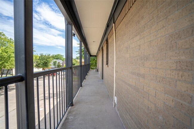 Building Photo - 2808 Greenville Ave