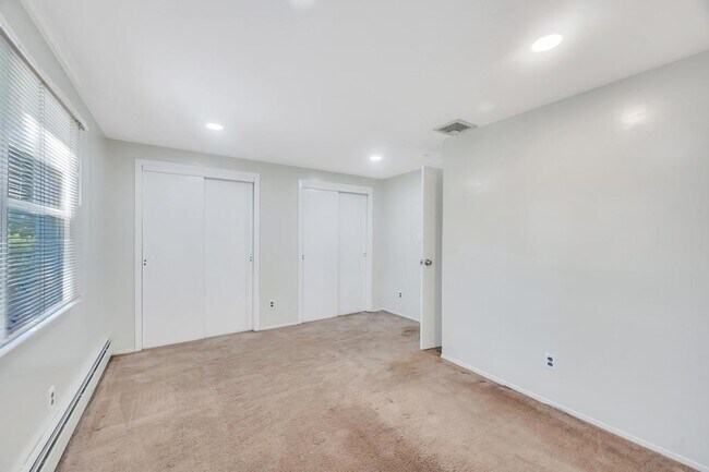 Building Photo - 38 Barker Dr