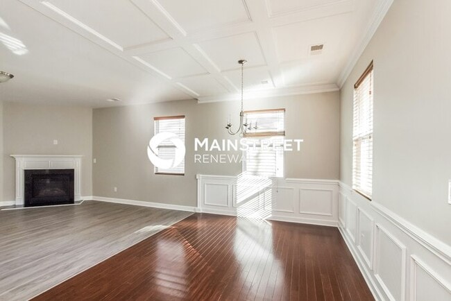 Building Photo - 3 Bedroom Pet-Friendly Home in Charlotte, NC with Main Street Renewal