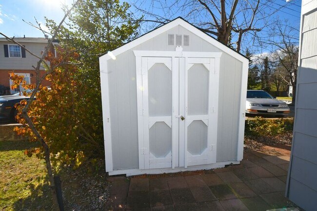 Building Photo - 918 Mercer St