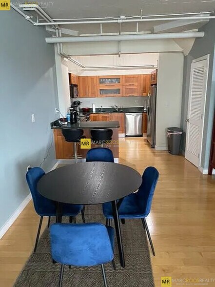 Building Photo - 210 South St