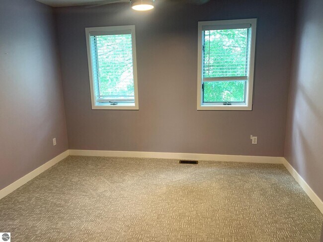 Building Photo - 1631 Eastpointe Dr