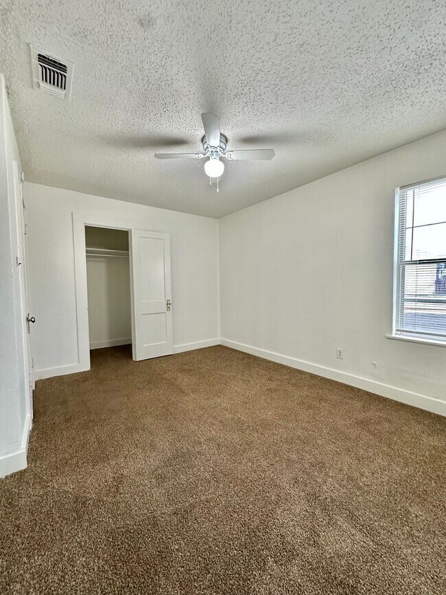 Building Photo - COMING SOON!!! -  Spacious 3-Bedroom Home Available to Lease!