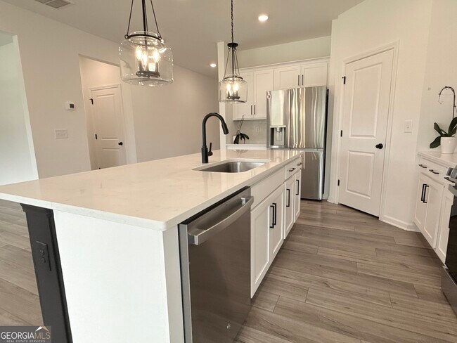 Building Photo - 207 Foxhill Dr