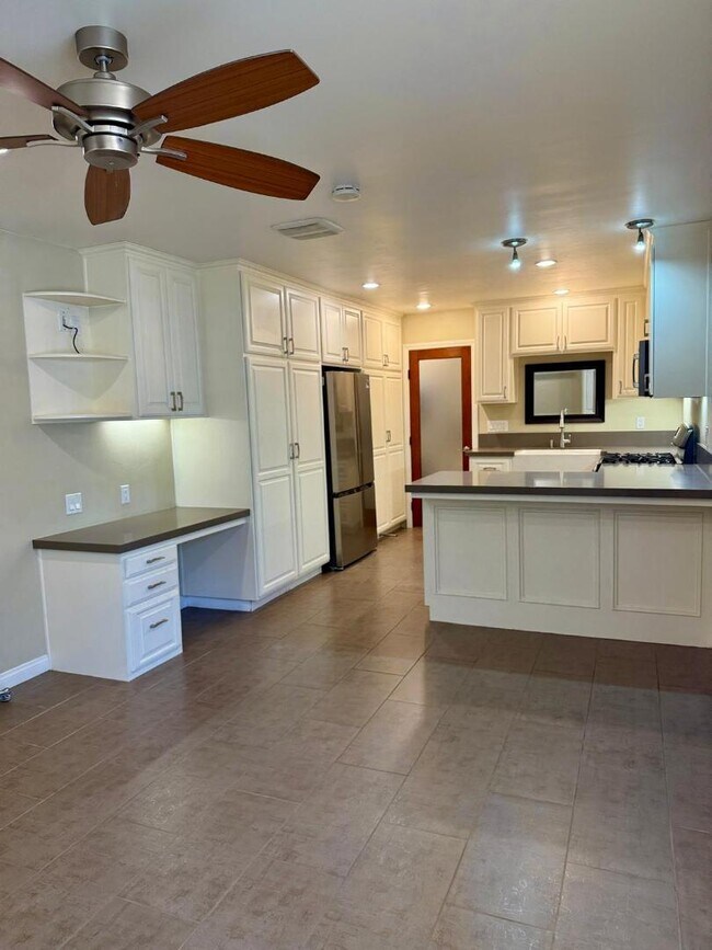 Building Photo - 4169-4171 Illinois St. - Unit A
