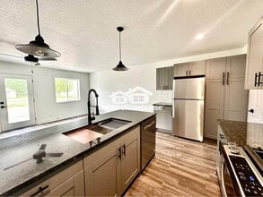 Building Photo - 2107 Willis Ave